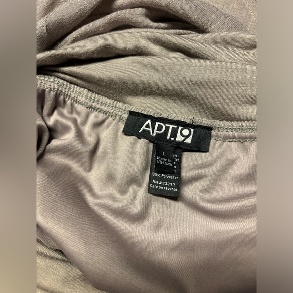 (4) Flowy Skirts for $12 - Picture 4 of 16